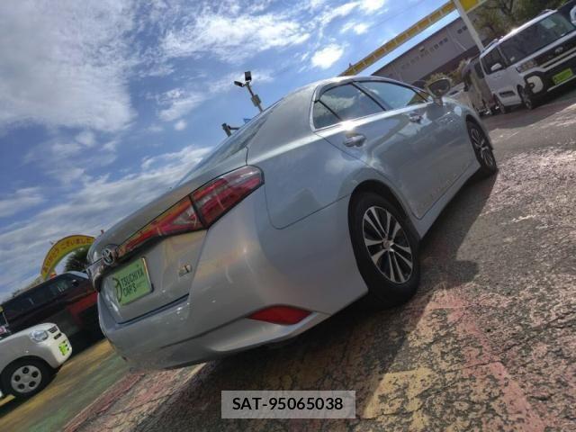 Toyota SAI 2017-06 8884296-25