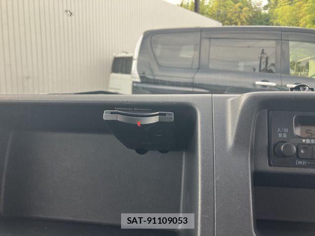 Mazda SCRUM TRUCK 2016-09 8231670-8