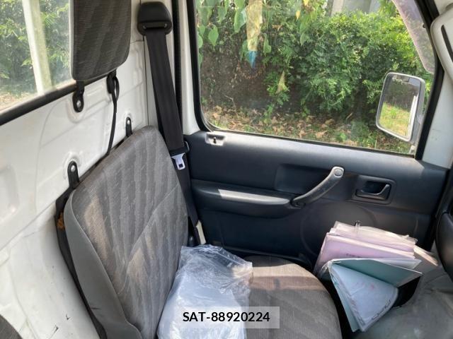 Mazda SCRUM TRUCK 2010-10 8745684-11