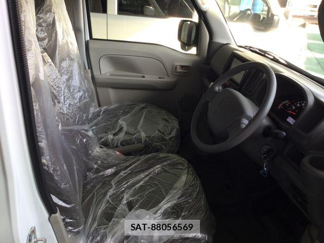 Mazda SCRUM VAN 2025-02 6791465-12