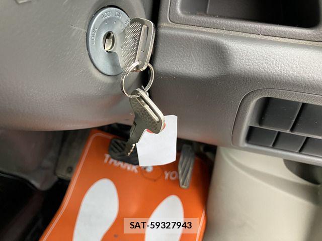 Mazda SCRUM VAN 2019-05 7502706-6