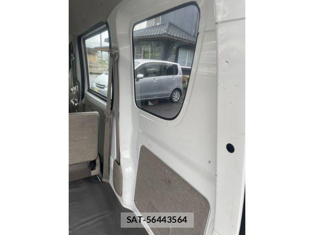 Mazda SCRUM VAN 2017-05 8075467-4