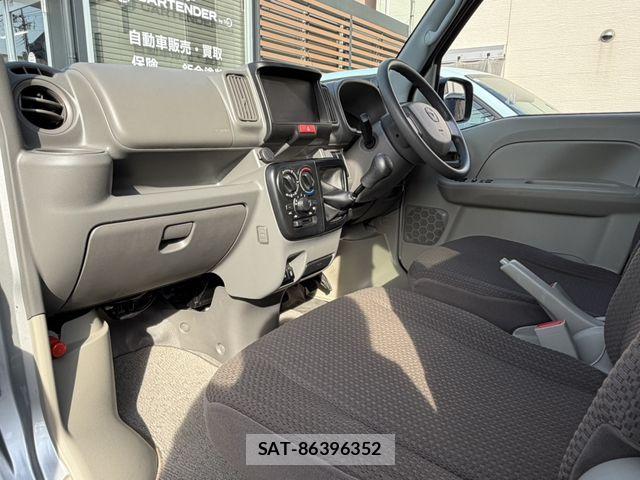 Mazda SCRUM VAN 2023-10 8101744-18