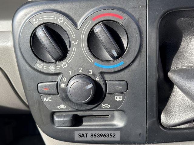 Mazda SCRUM VAN 2023-10 8101744-6