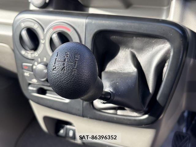 Mazda SCRUM VAN 2023-10 8101744-7