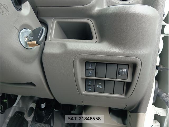 Mazda SCRUM VAN 2025-06 8231672-12