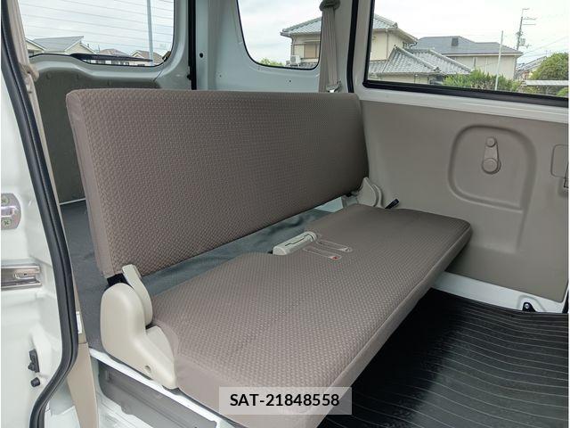Mazda SCRUM VAN 2025-06 8231672-21