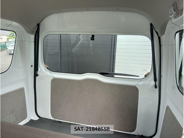 Mazda SCRUM VAN 2025-06 8231672-22
