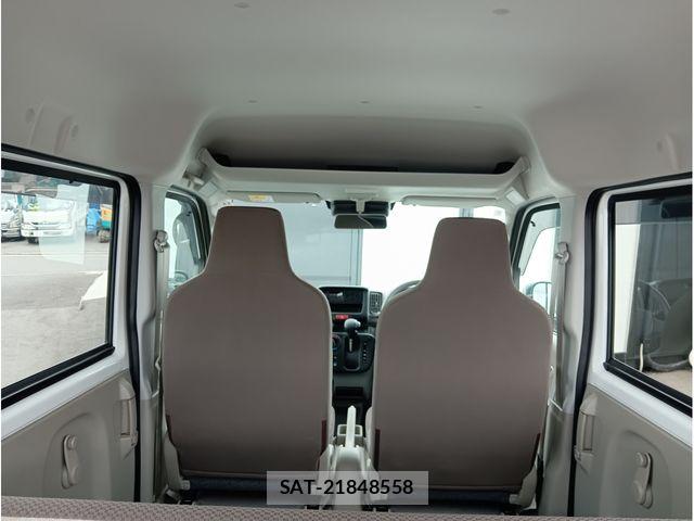 Mazda SCRUM VAN 2025-06 8231672-25