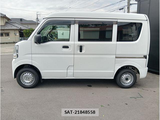 Mazda SCRUM VAN 2025-06 8231672-7