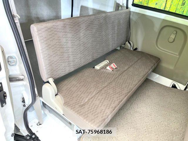 Mazda SCRUM VAN 2023-11 8231671-5