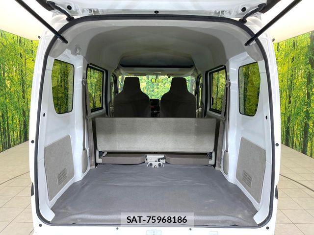 Mazda SCRUM VAN 2023-11 8231671-6