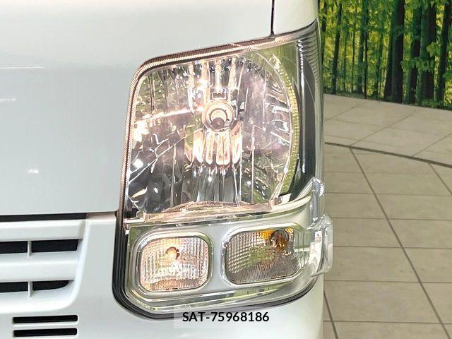 Mazda SCRUM VAN 2023-11 8231671-8