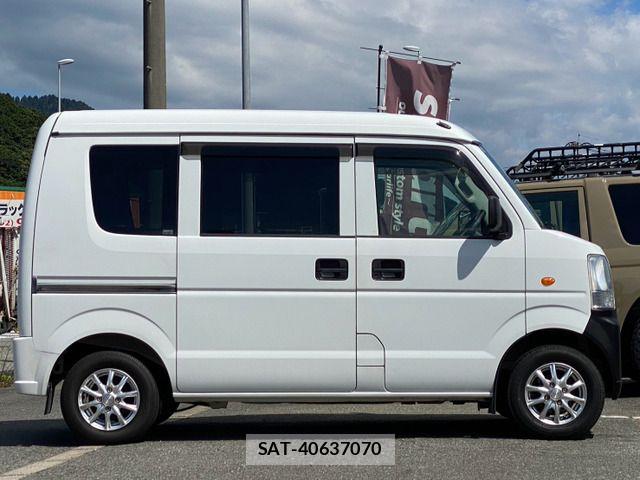 Mazda SCRUM VAN 2010-06 8355541-4