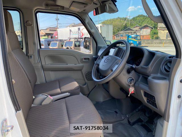 Mazda SCRUM VAN 2015-06 8628760-11
