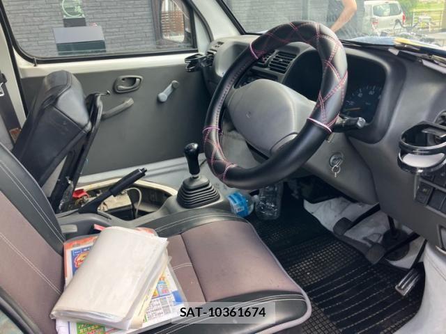 Mazda SCRUM VAN 1999-01 8661409-9