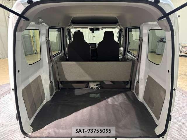 Mazda SCRUM VAN 2021-05 7619778-22