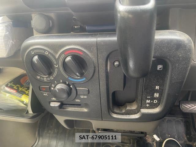 Mazda SCRUM VAN 2016-07 8075469-5