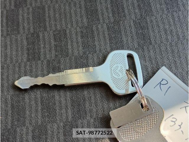 Mazda SCRUM VAN 2019-05 8210019-16