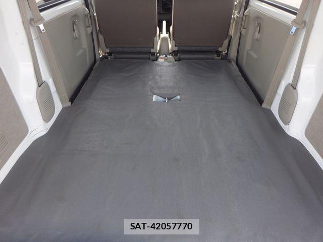 Mazda SCRUM VAN 2020-04 8246597-10