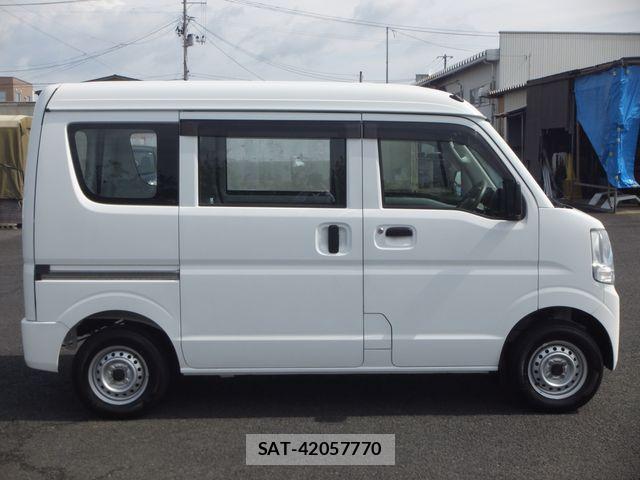 Mazda SCRUM VAN 2020-04 8246597-3
