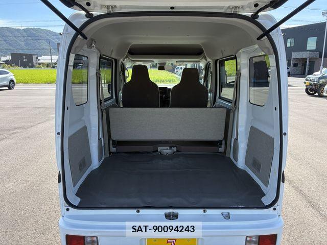 Mazda SCRUM VAN 2017-01 8368567-16