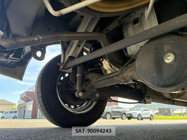 Mazda SCRUM VAN 2017-01 8368567-26