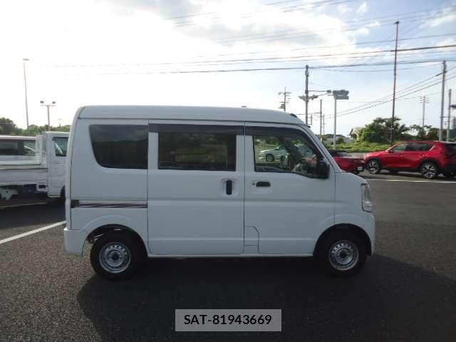 Mazda SCRUM VAN 2022-10 8368564-11