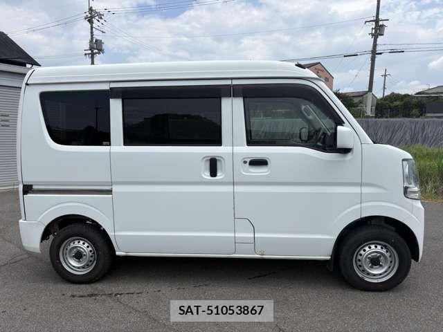 Mazda SCRUM VAN 2018-06 8563480-3