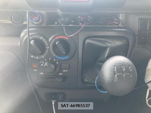 Mazda SCRUM VAN 2022-09 8686489-17