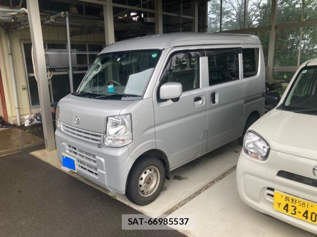 Mazda SCRUM VAN 2022-09 8686489-2