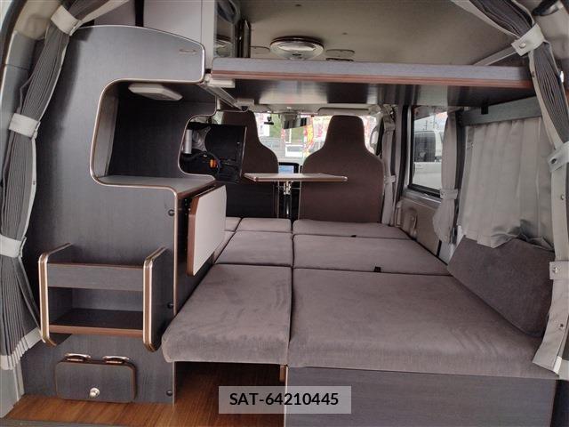 Mazda SCRUM VAN 2018-12 8831429-9