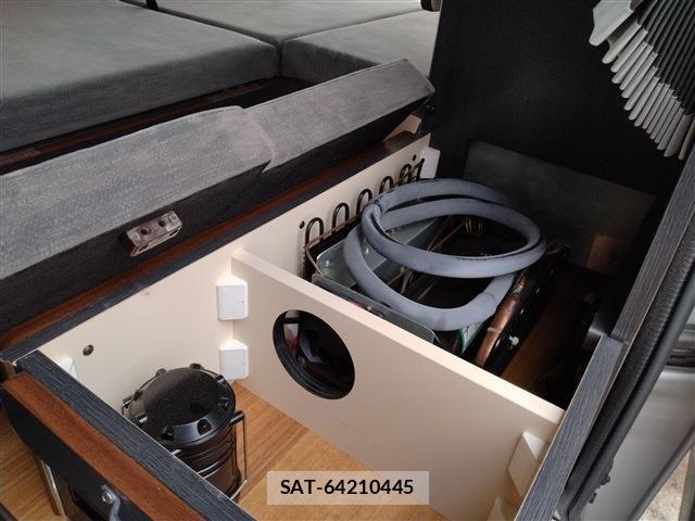 Mazda SCRUM VAN 2018-12 8831429-20