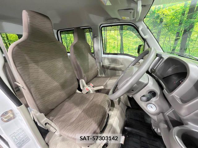 Mazda SCRUM VAN 2024-08 8850003-7