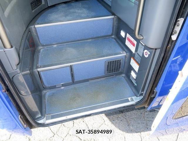 Hino Selega 2018-06 6791468-28