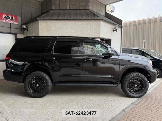 Toyota SEQUOIA 2018-06 6017813-1
