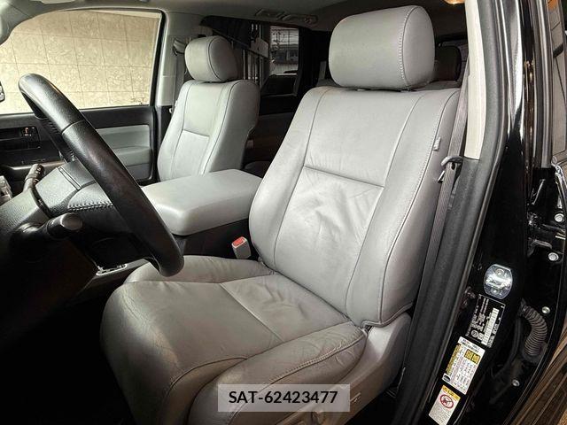 Toyota SEQUOIA 2018-06 6017813-8