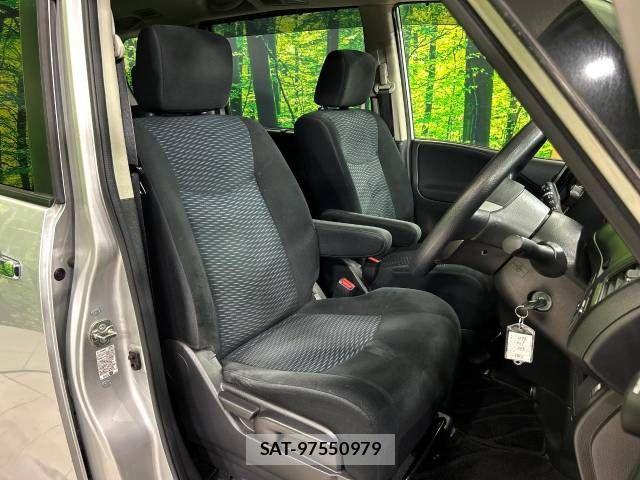 Nissan SERENA 2013-02 622570-8