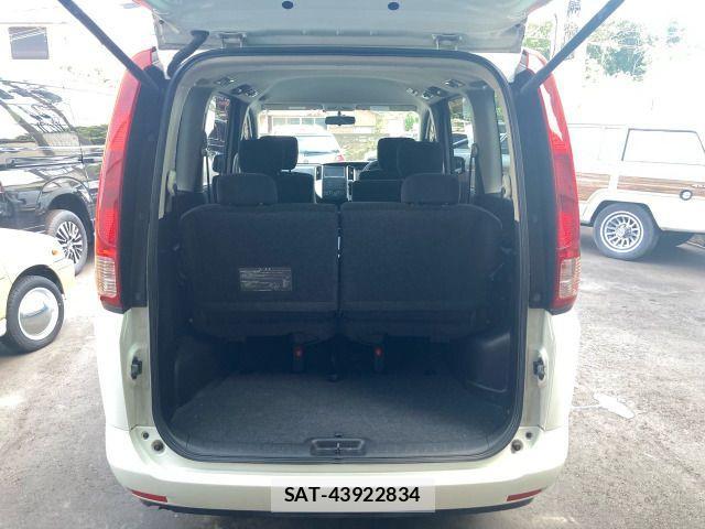 Nissan SERENA 2010-07 1126315-17