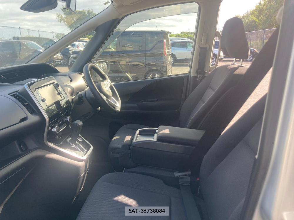 Nissan SERENA 2018 1300089-10
