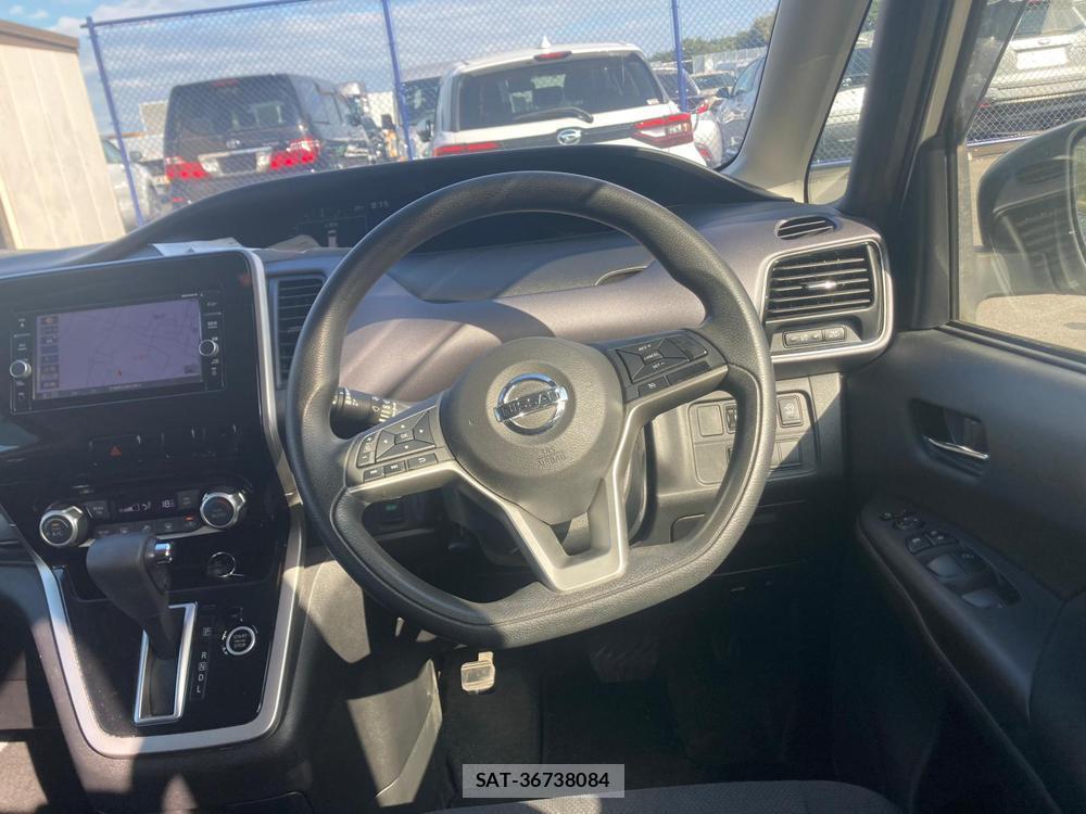 Nissan SERENA 2018 1300089-13
