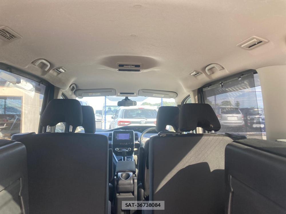 Nissan SERENA 2018 1300089-27