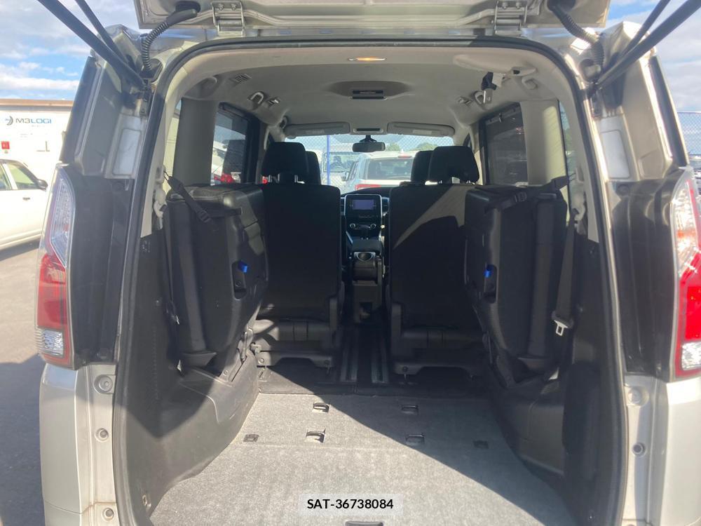 Nissan SERENA 2018 1300089-28