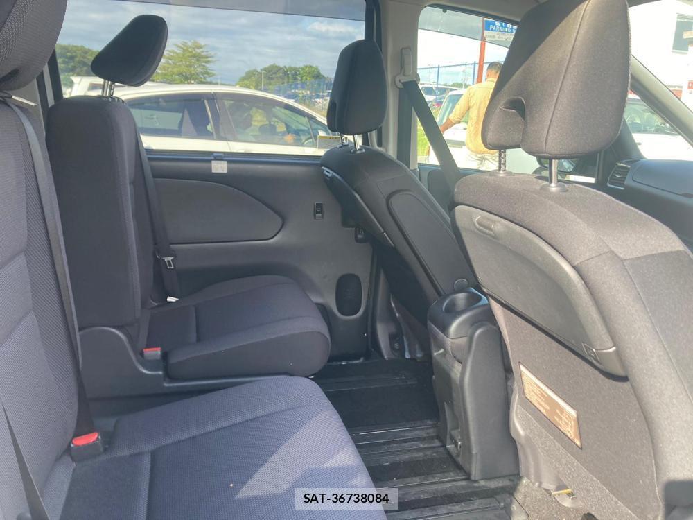 Nissan SERENA 2018 1300089-8