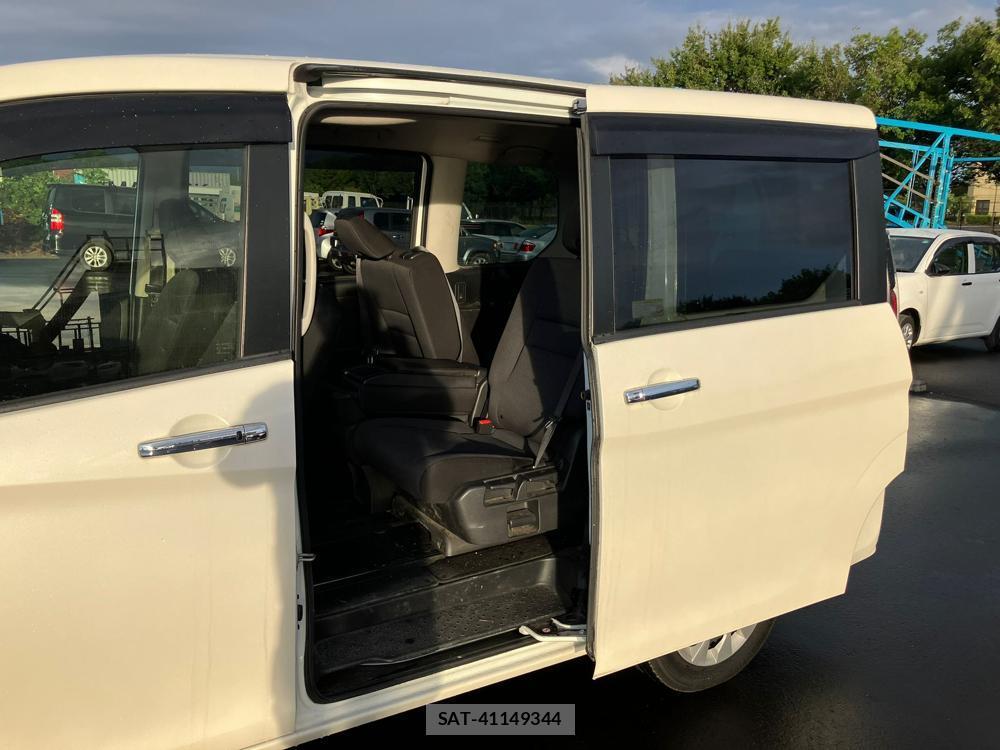 Nissan SERENA 2018 1243433-9
