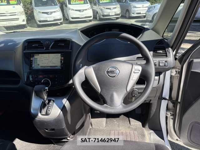 Nissan SERENA 2013-01 1323219-13