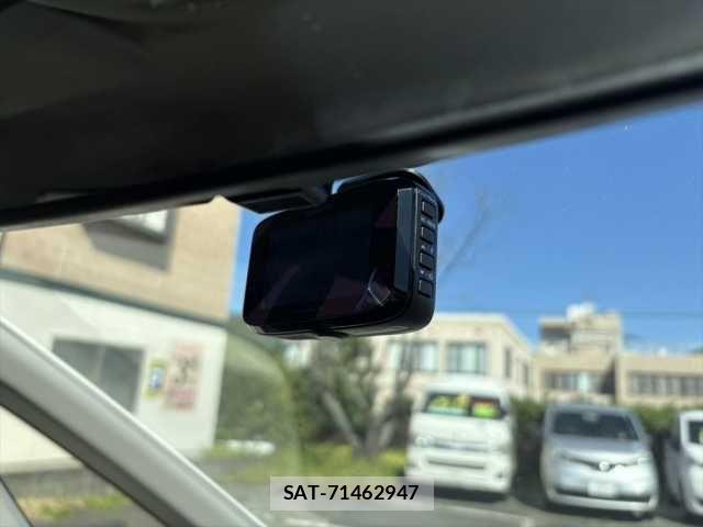Nissan SERENA 2013-01 1323219-16