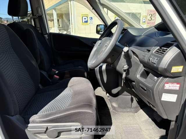 Nissan SERENA 2013-01 1323219-18