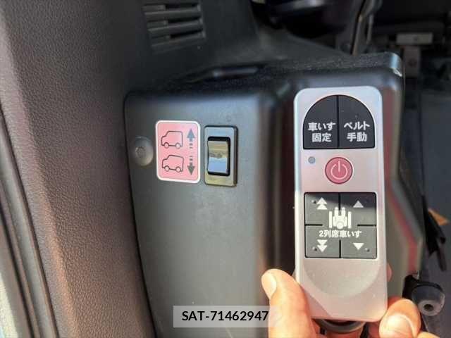 Nissan SERENA 2013-01 1323219-4