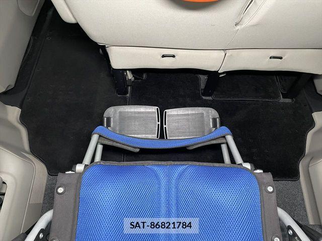 Nissan SERENA 2018-02 1323220-12
